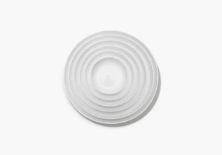 Minimalist tableware by Piet Boon for Serax. Discover cutlery, plates, bowls and stem glasses designed for modern living and hosting. Buy now on SHOPDECOR®